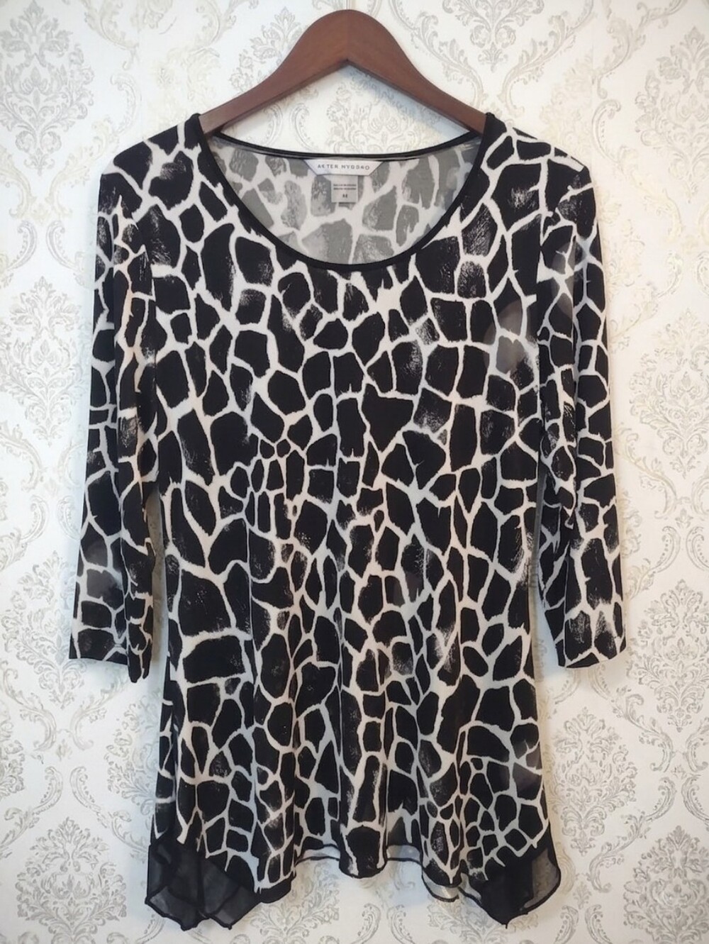 Peter Nygard Giraffe Animal Print Mesh Trim Tunic Top Size M NWOT